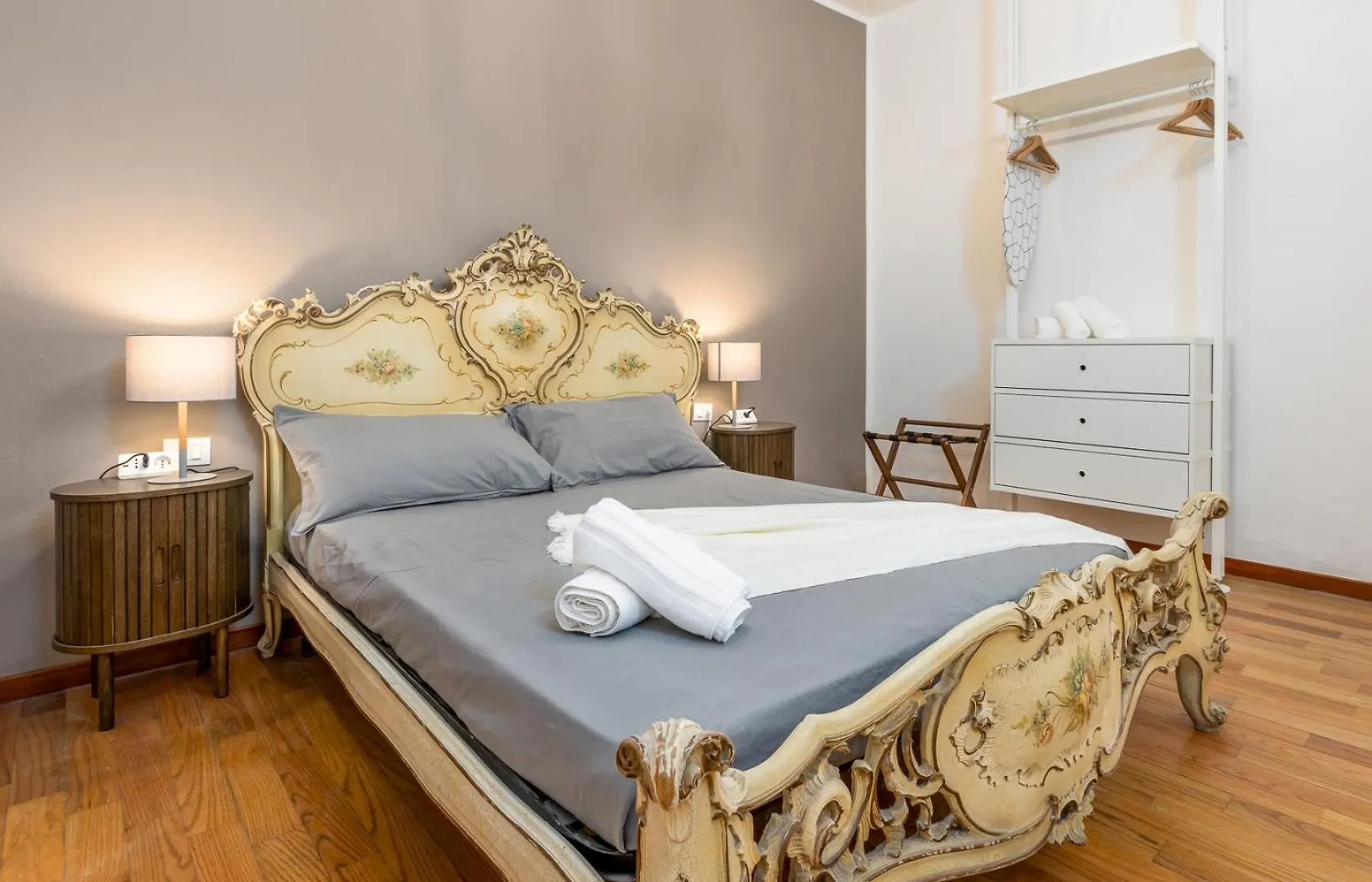 Bergamo Alta - Piazza Mercato Del Fieno House Italien